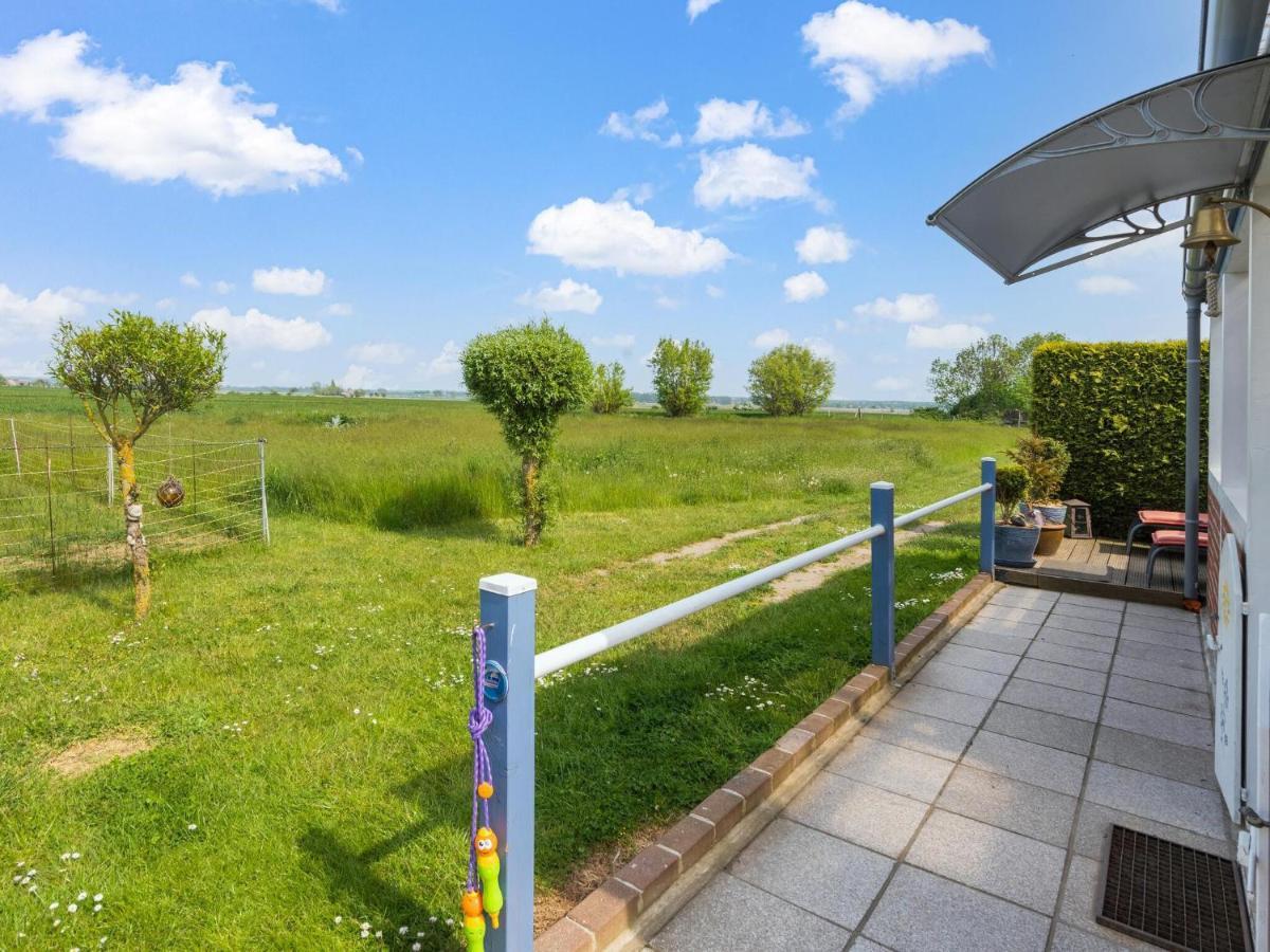 Beautiful Bungalow In Poel Near The Beach Fahrdorf  Bagian luar foto